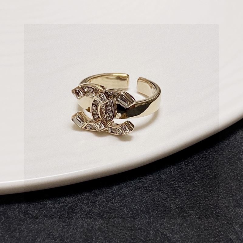 Ch**el rings